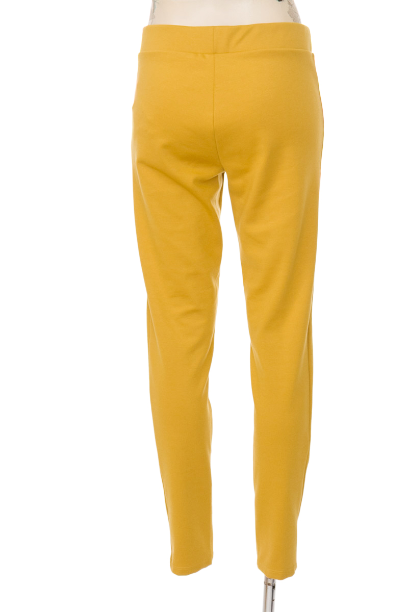 Pantalones color Mostaza - Arkitect