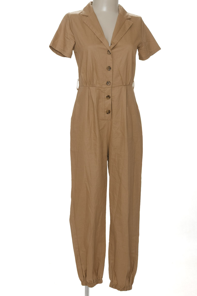 Vestido / Enterizo color Beige - Closeando
