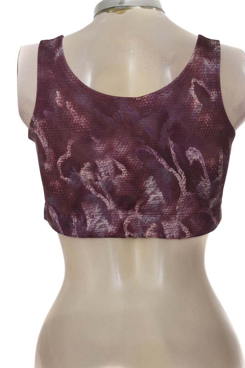 Top / Camiseta color Morado - Closeando