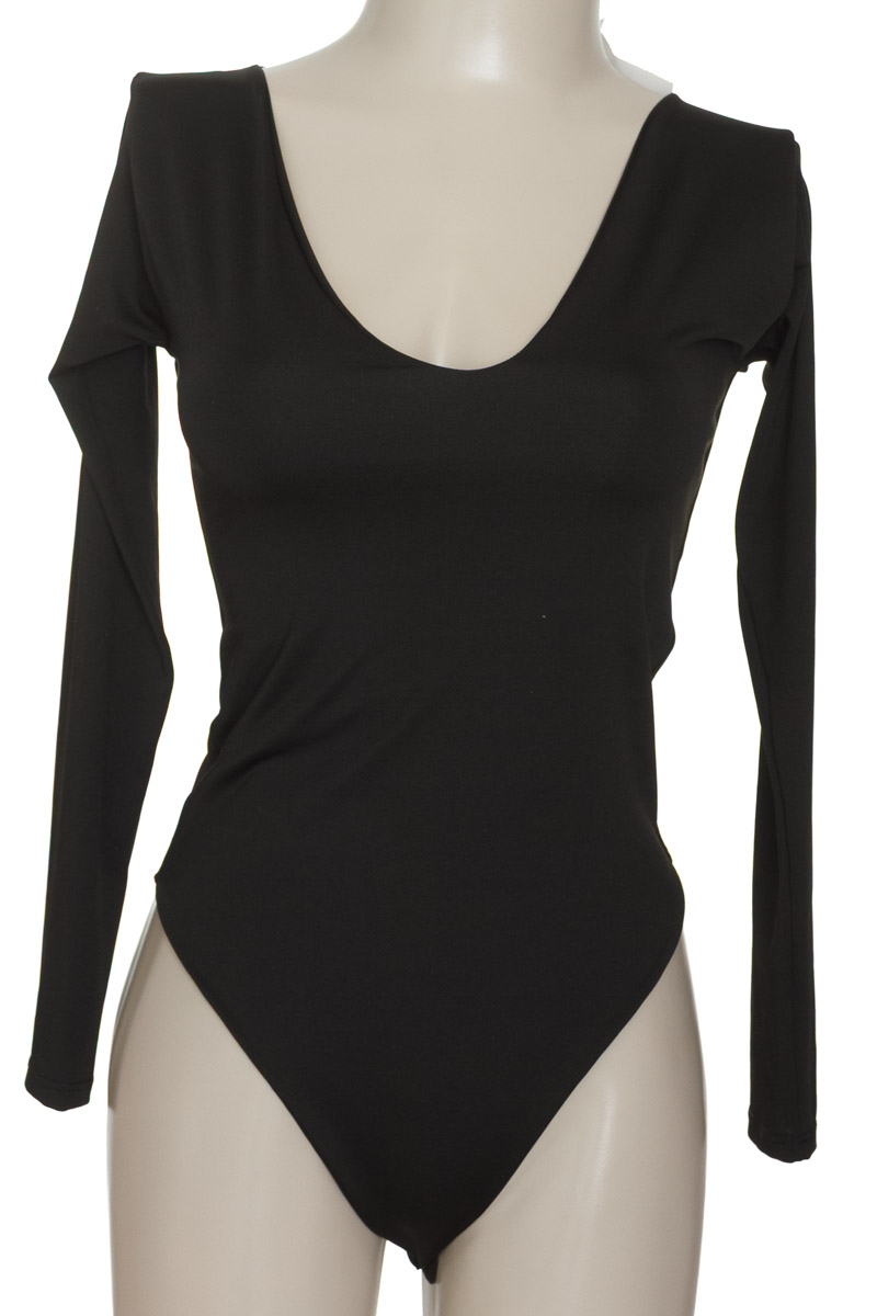 Top / Camiseta color Negro - Oliis