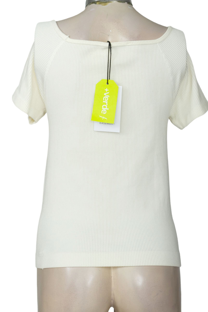 Top / Camiseta color Beige - Basement