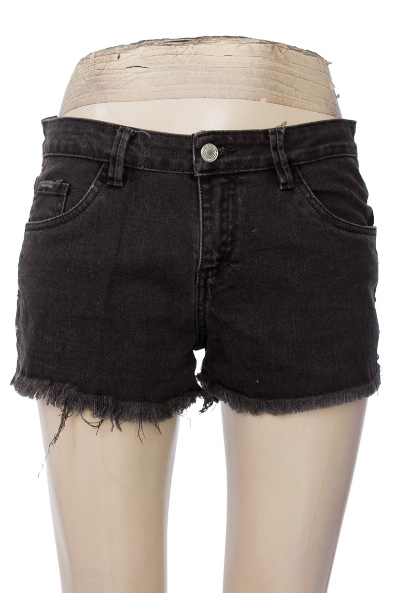 Short color Negro - Basement