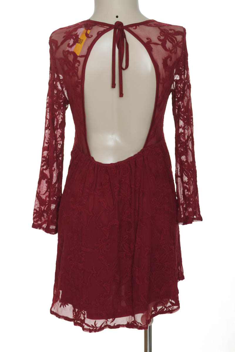 Vestido / Enterizo color Vinotinto - Forever 21