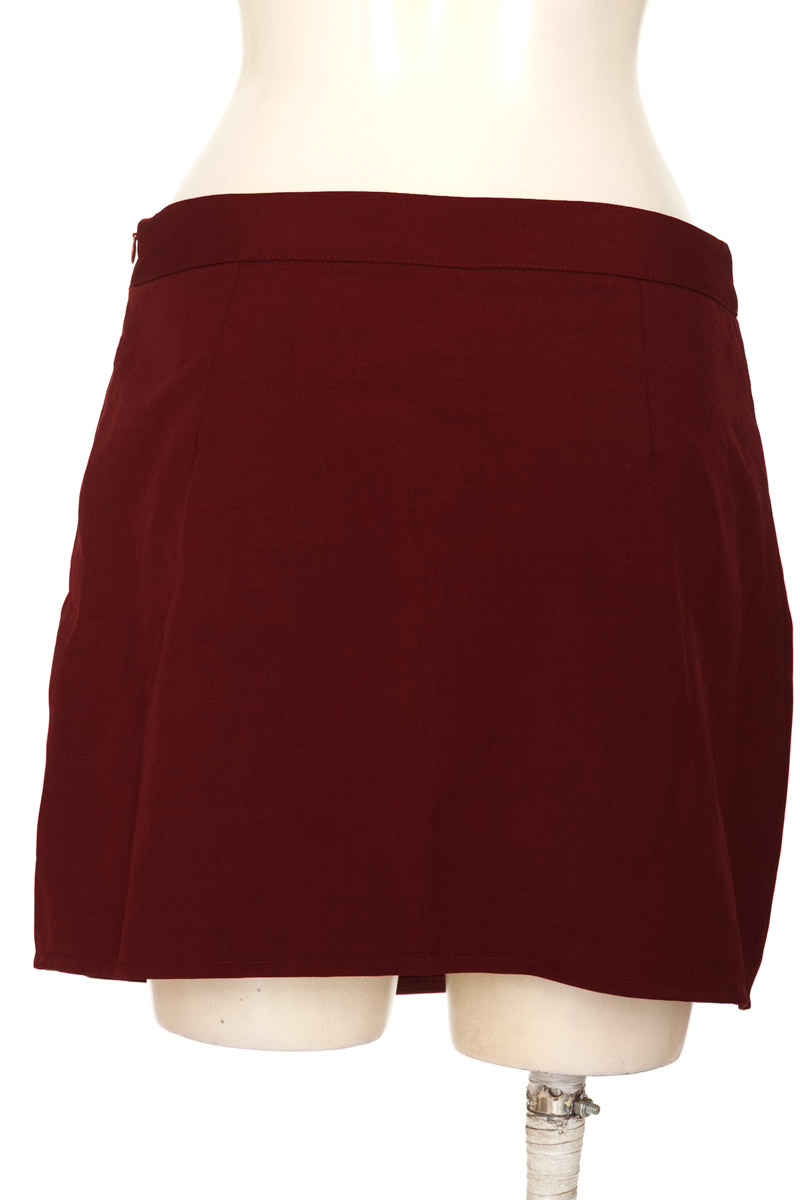 Falda color Vinotinto - Closeando
