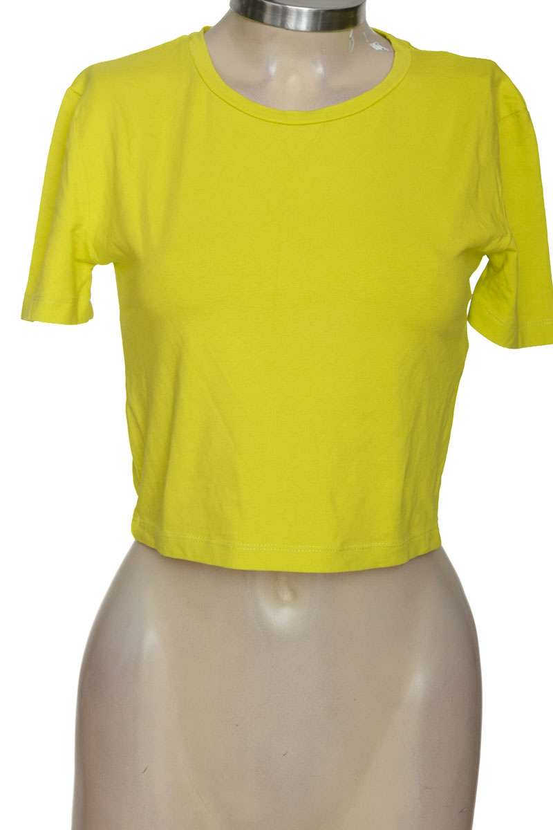 Top / Camiseta color Verde - Zara