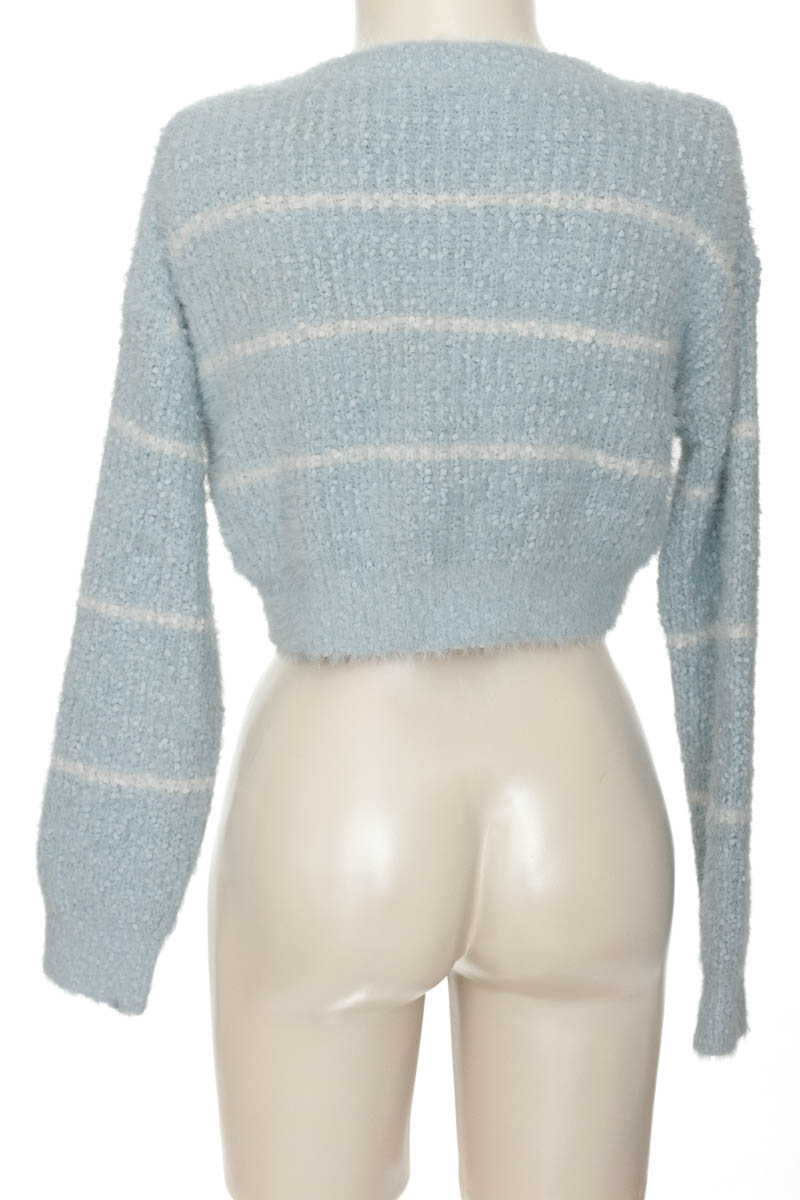 Sweater color Azul - Closeando