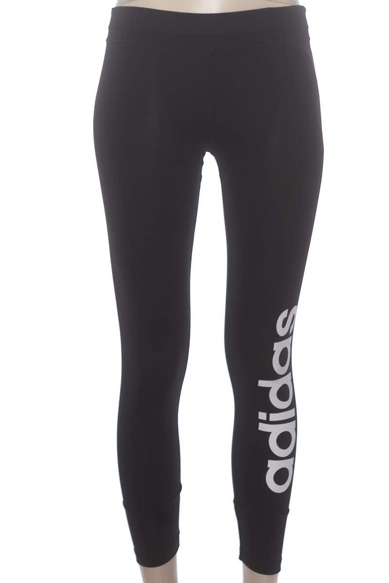 Ropa Deportiva / Salida de Baño color Negro - Adidas
