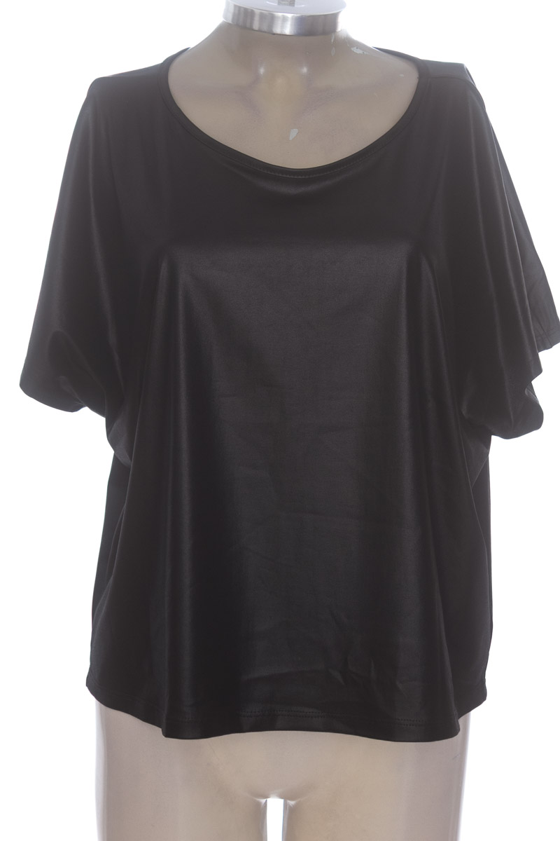 Top / Camiseta color Negro - Muba