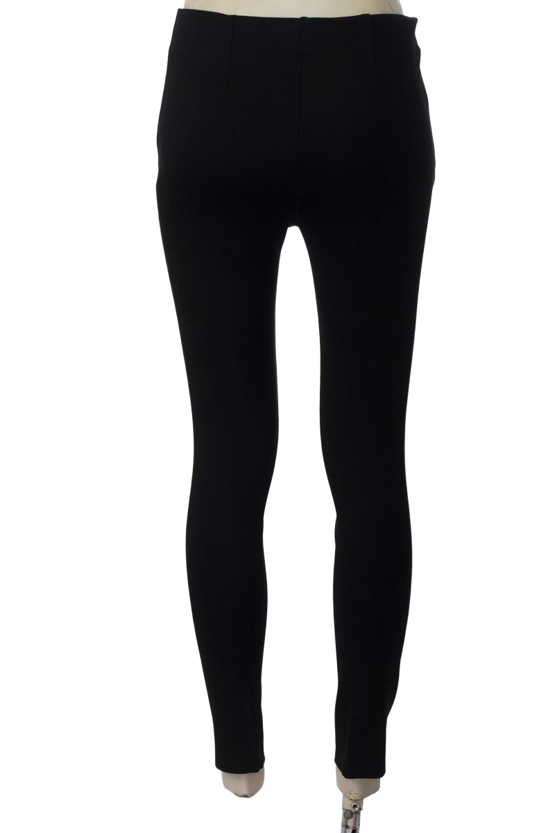 Pantalones color Negro - MNG