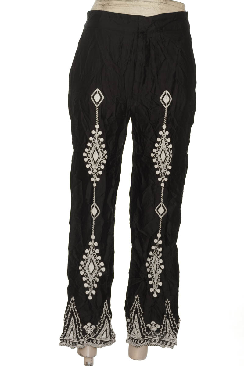 Pantalones color Negro - Zara