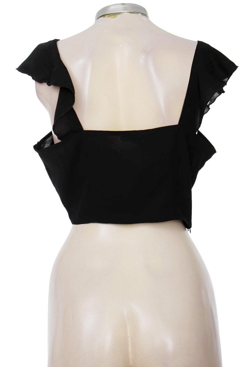 Top / Camiseta color Negro - Monali