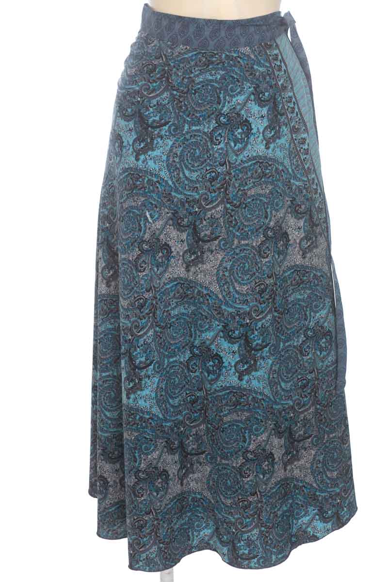 Falda color Azul - Closeando