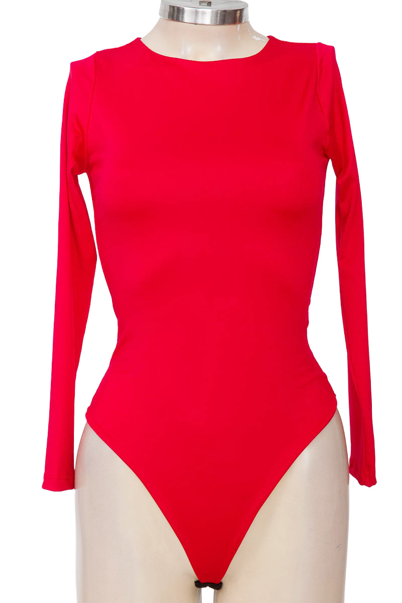 Top / Camiseta color Rojo - Closeando