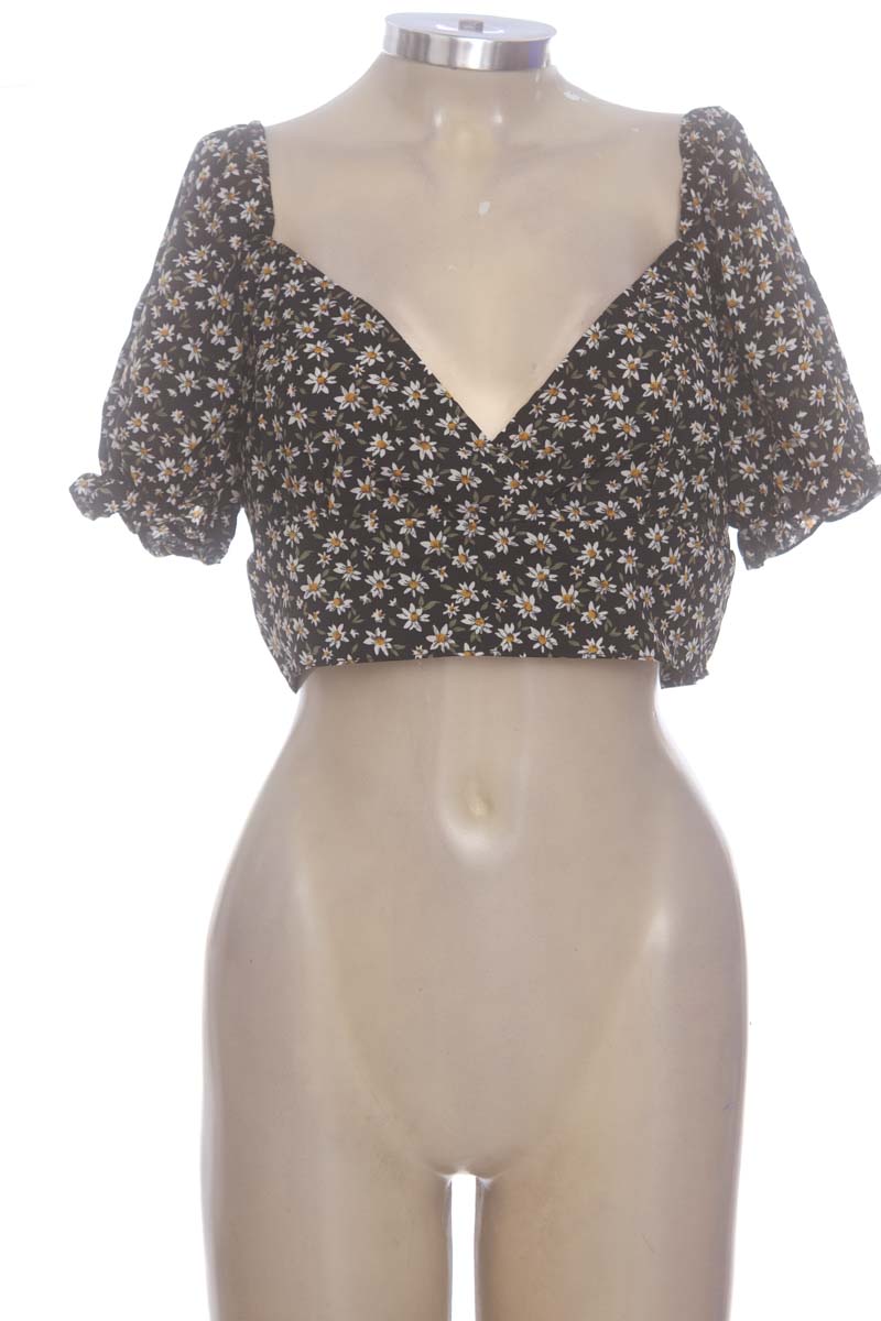 Top / Camiseta color Negro - Shein
