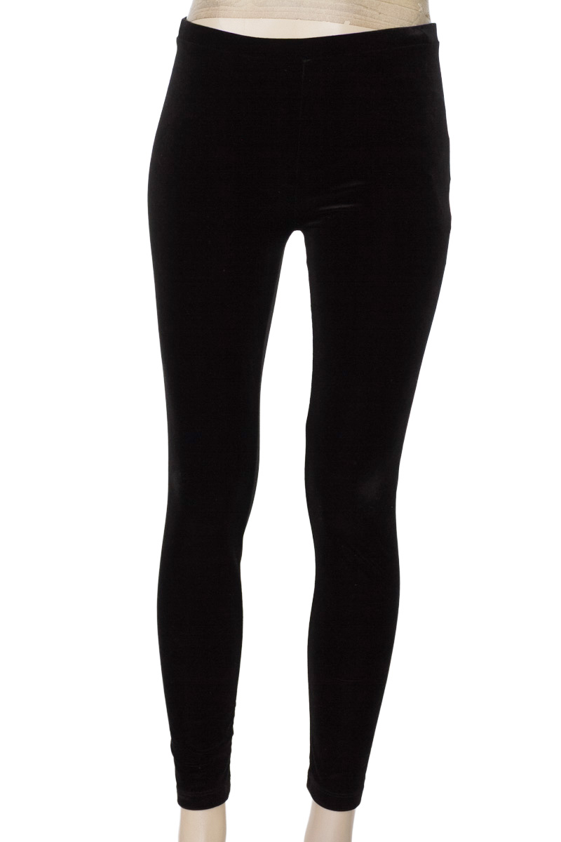 Pantalones color Negro - Stradivarius