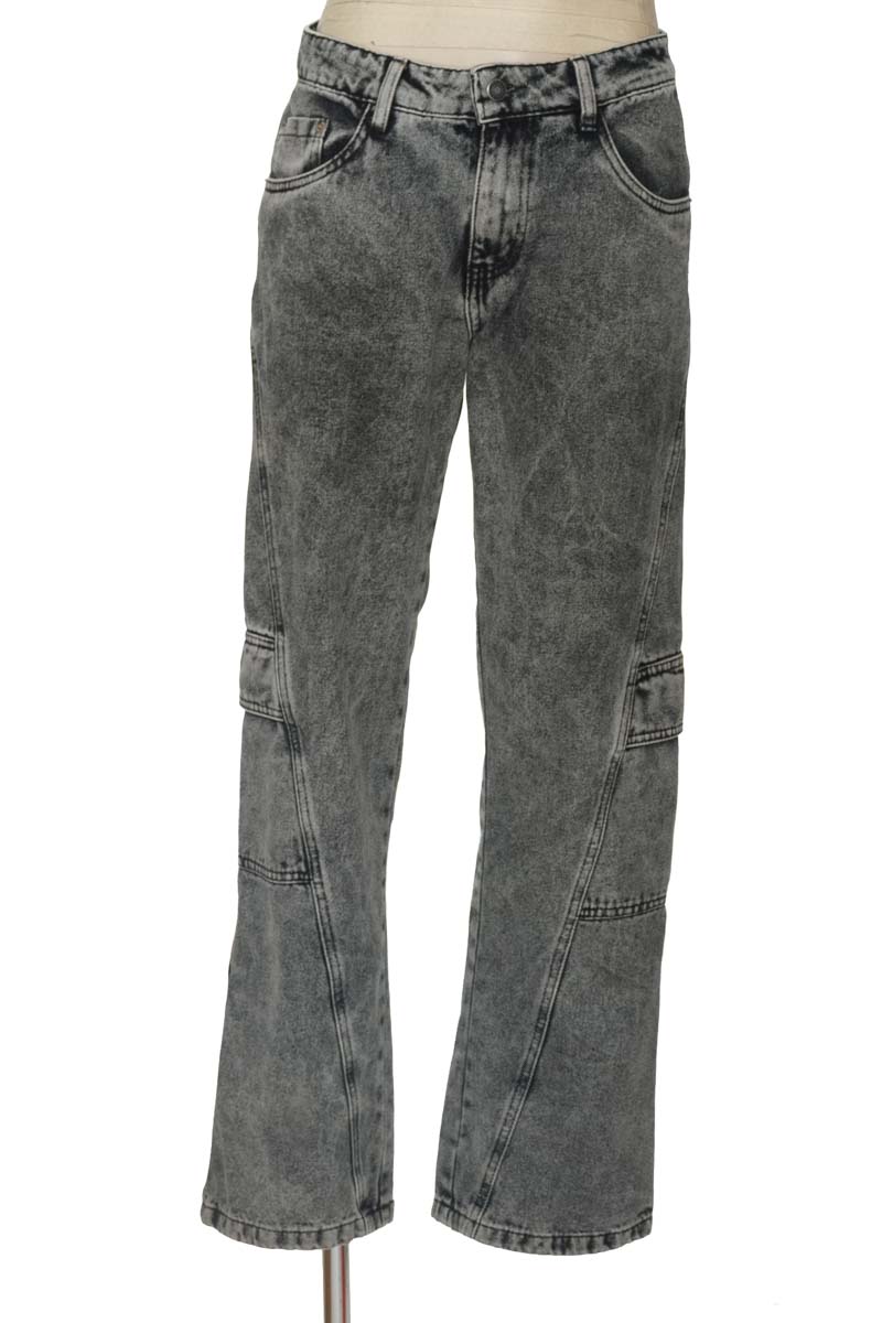Pantalón color Gris - Depth