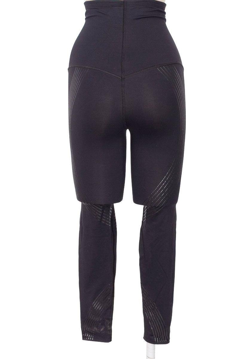 Ropa Deportiva / Salida de Baño color Negro - Chamela