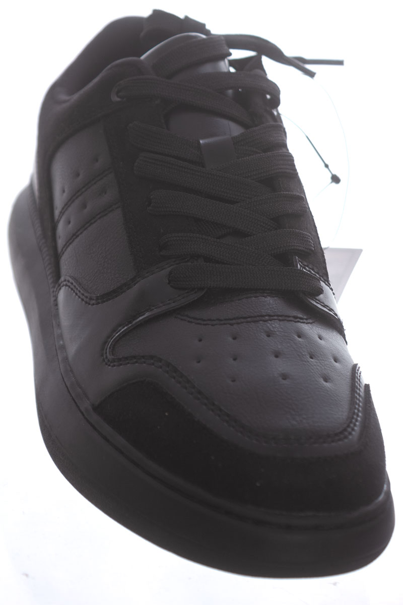 Tenis color Negro - H&M