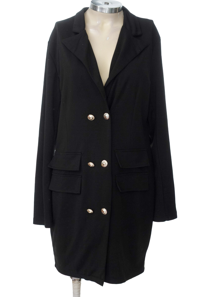 Chaqueta / Abrigo color Negro - Closeando