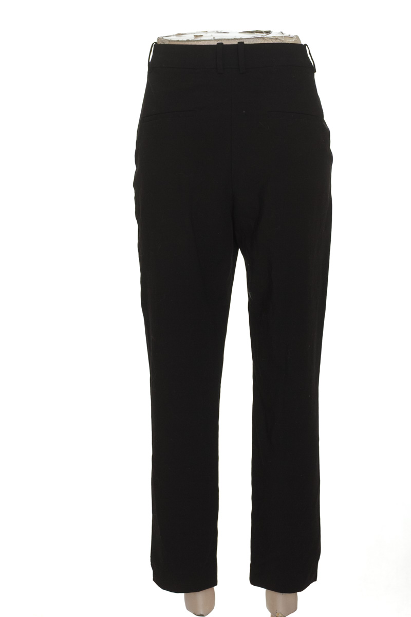 Pantalones color Negro - MNG