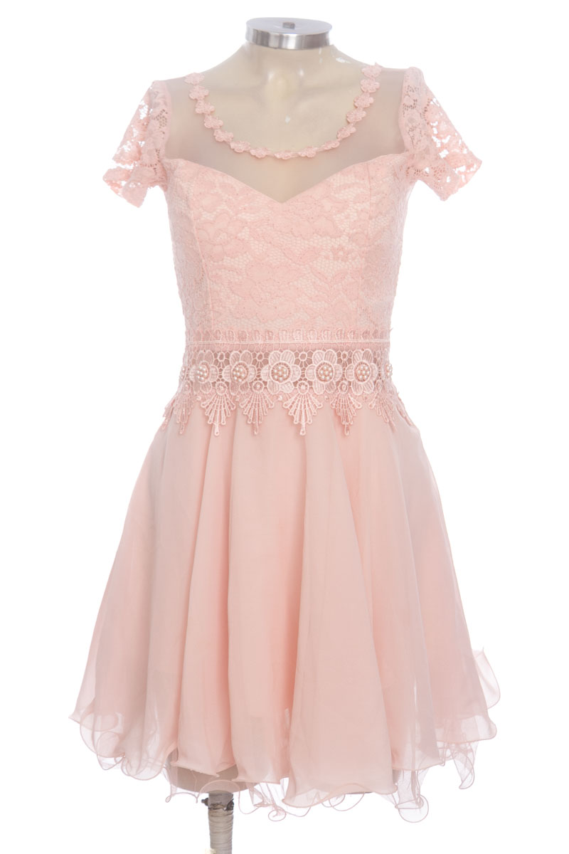 Vestido / Enterizo color Rosado - Closeando
