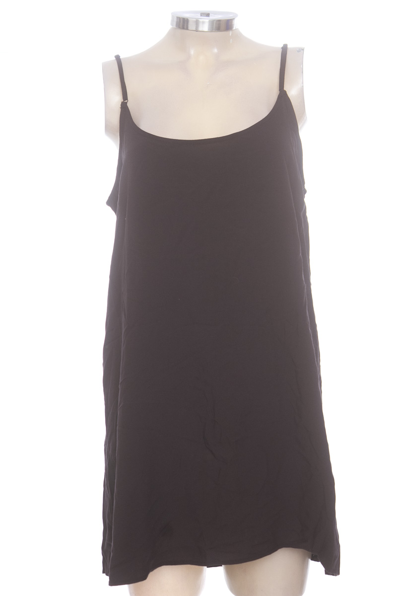 Vestido / Enterizo color Negro - Closeando