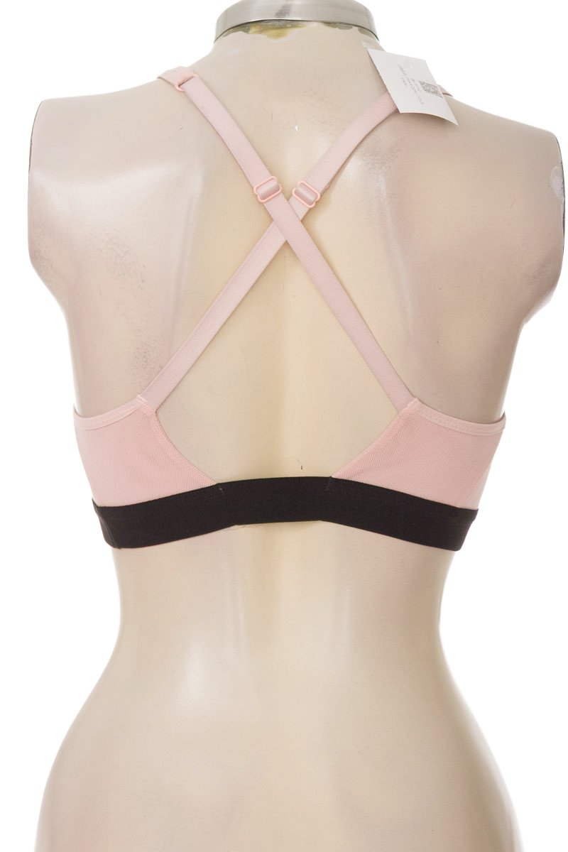 Ropa Deportiva / Salida de Baño color Rosado - Nike