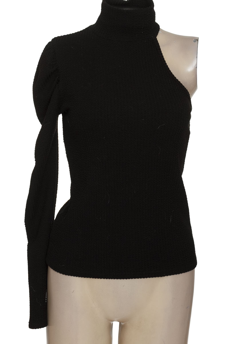 Top / Camiseta color Negro - Closeando