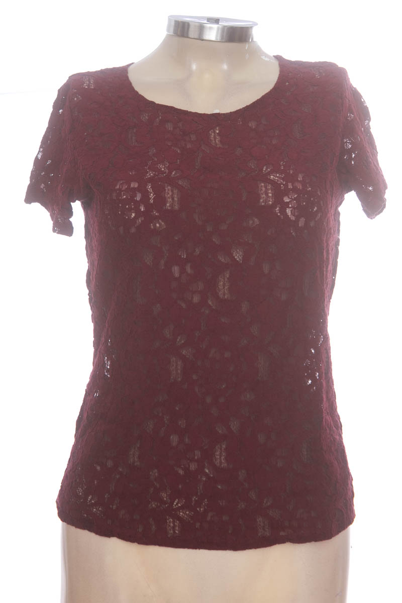 Top / Camiseta color Vinotinto - Closeando