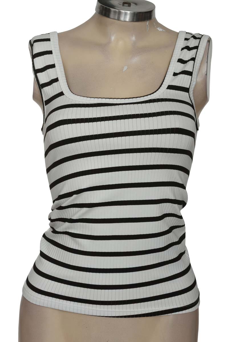 Top / Camiseta color Blanco - Closeando