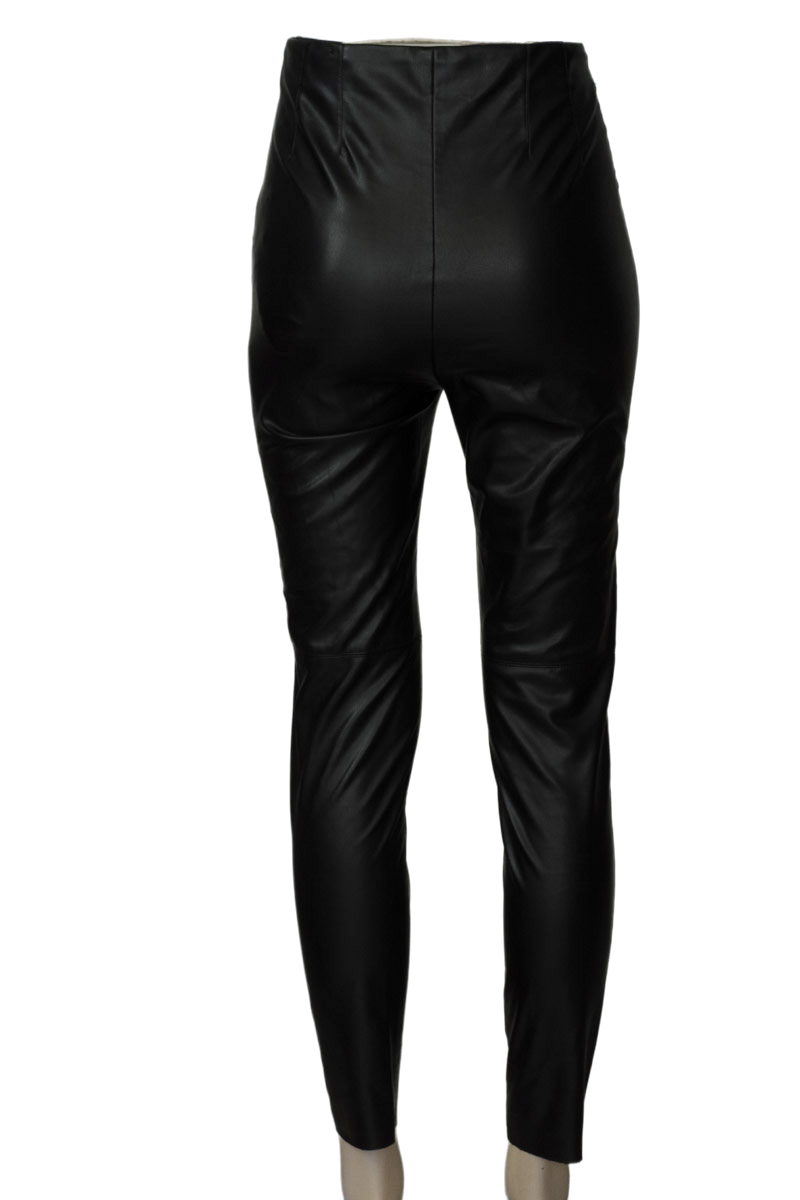 Pantalones color Negro - Zara