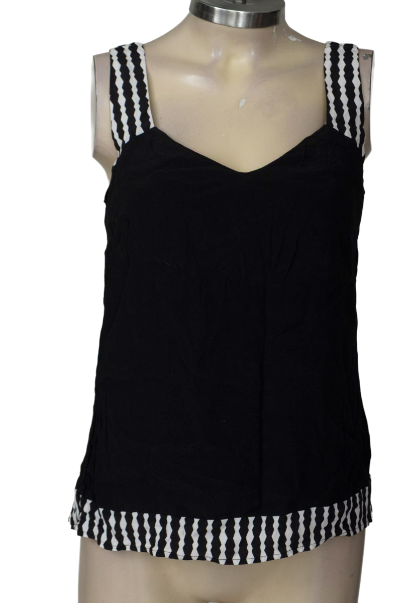 Top / Camiseta color Negro - Nicole by Nicole Miller