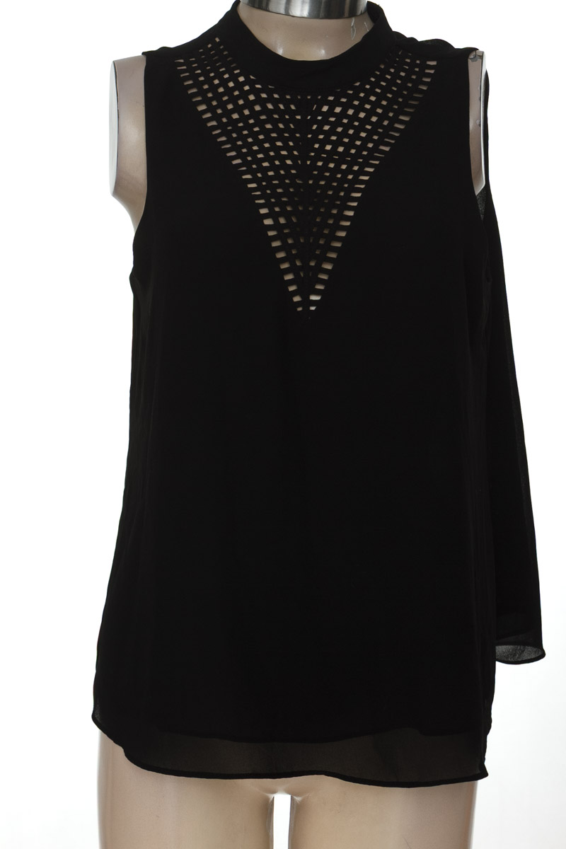 Top / Camiseta color Negro - Closeando