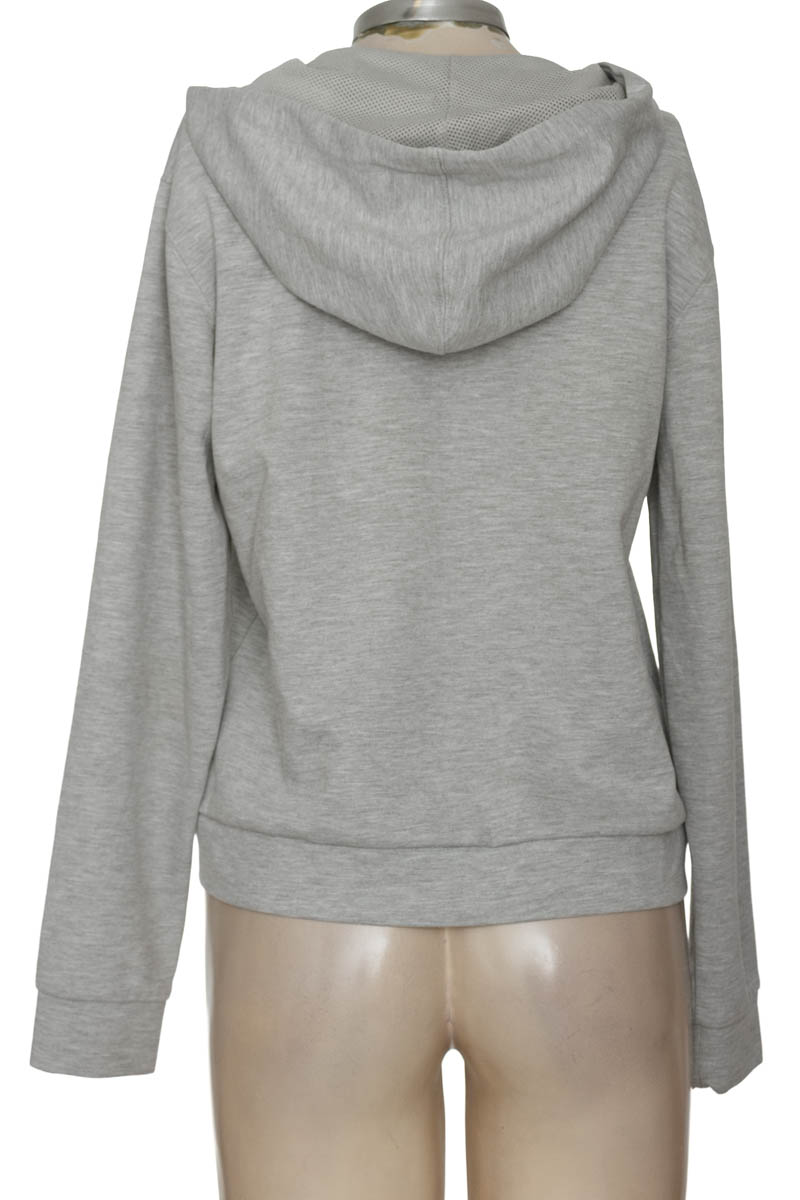 Ropa Deportiva / Salida de Baño color Gris - Diadora
