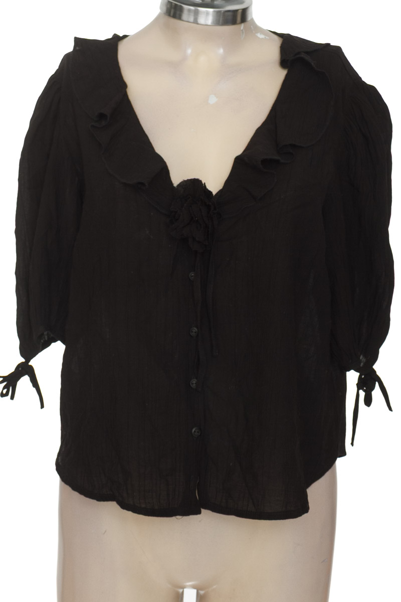 Blusa color Negro - Basement