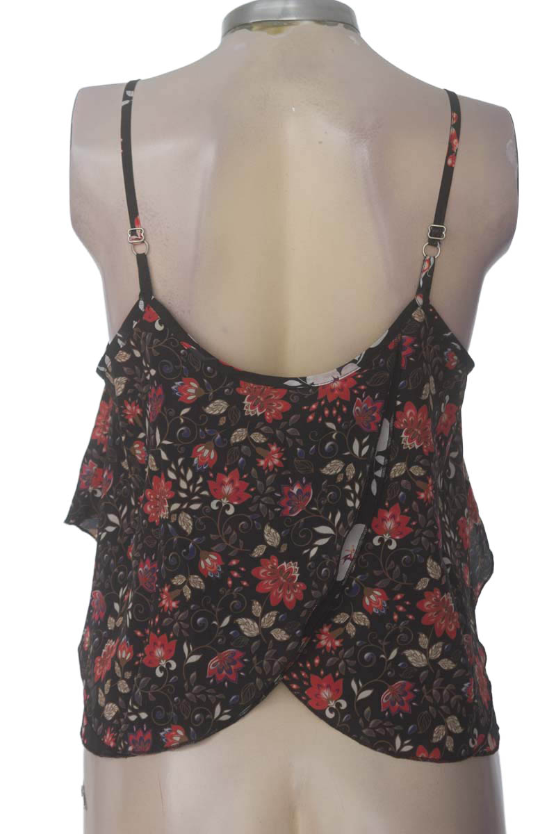 Top / Camiseta color Negro - Bkul