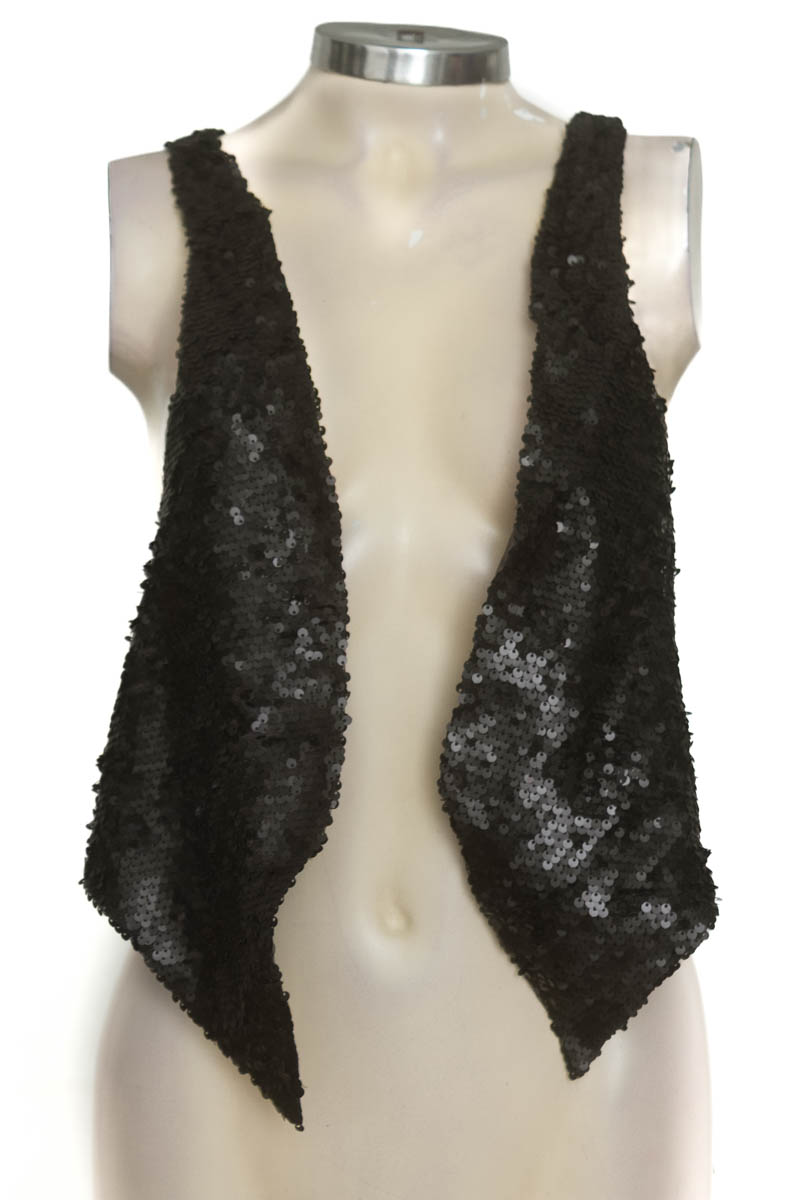 Top / Camiseta color Negro - Closeando