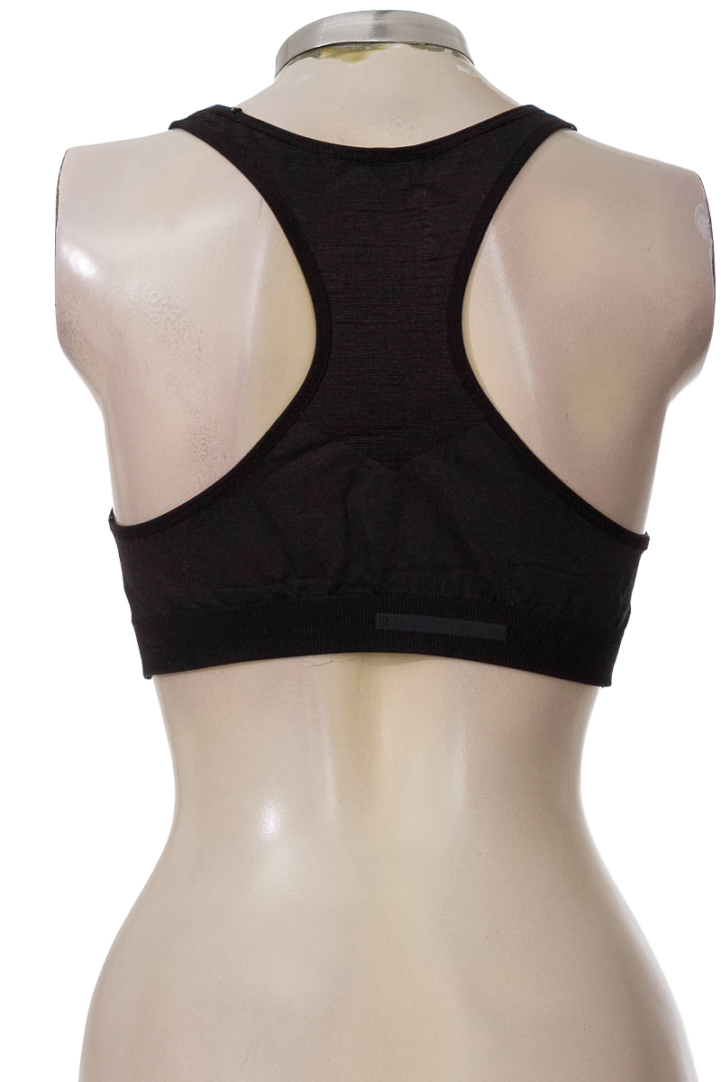 Ropa Deportiva / Salida de Baño color Negro - Closeando