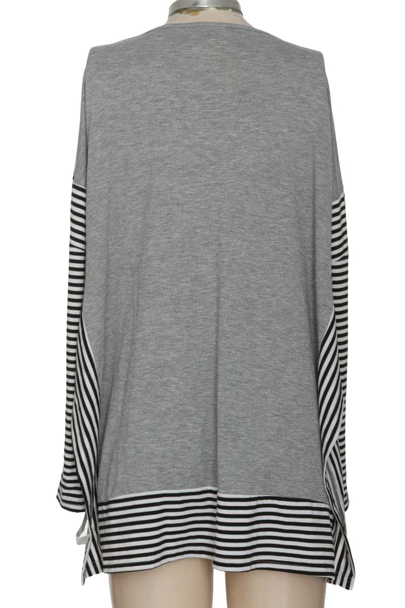 Sweater color Gris - Emery Rose