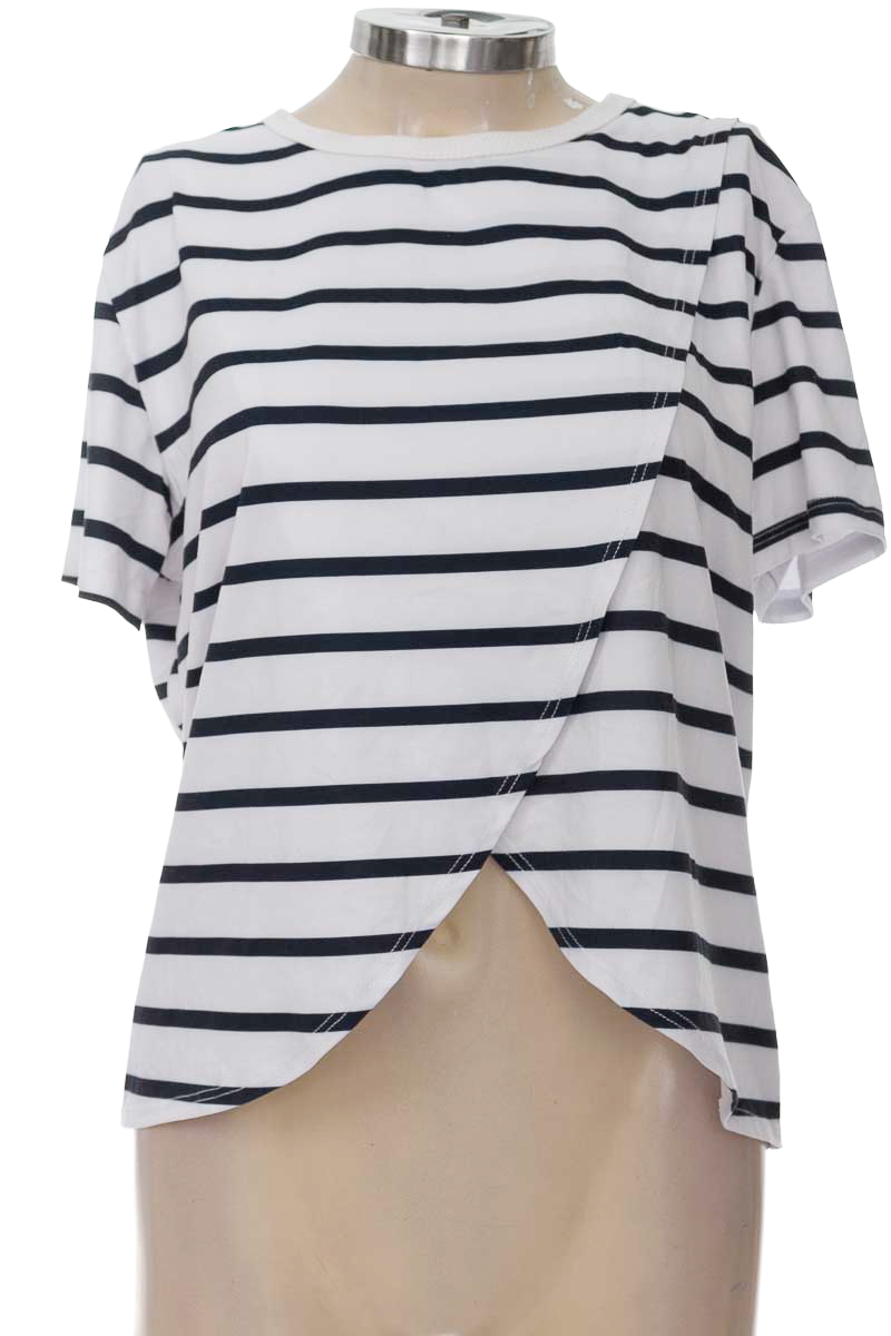 Top / Camiseta color Blanco - Loguin