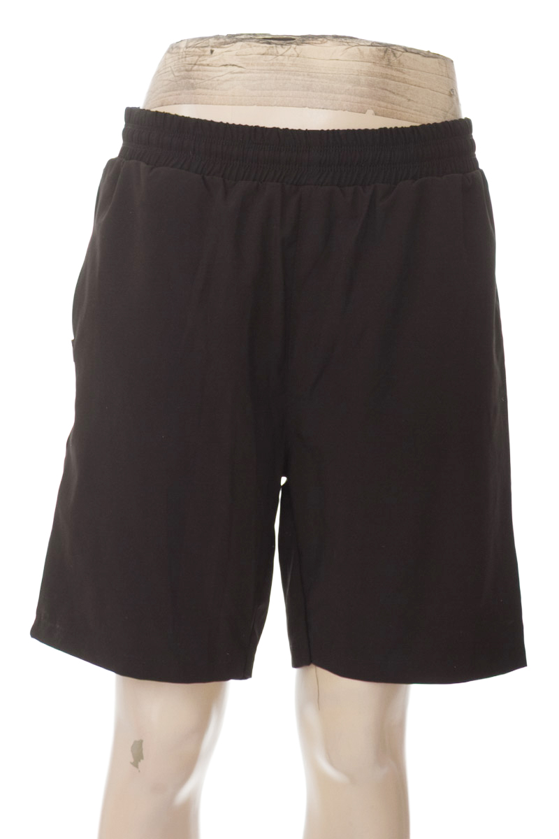 Ropa Deportiva color Negro - Closeando