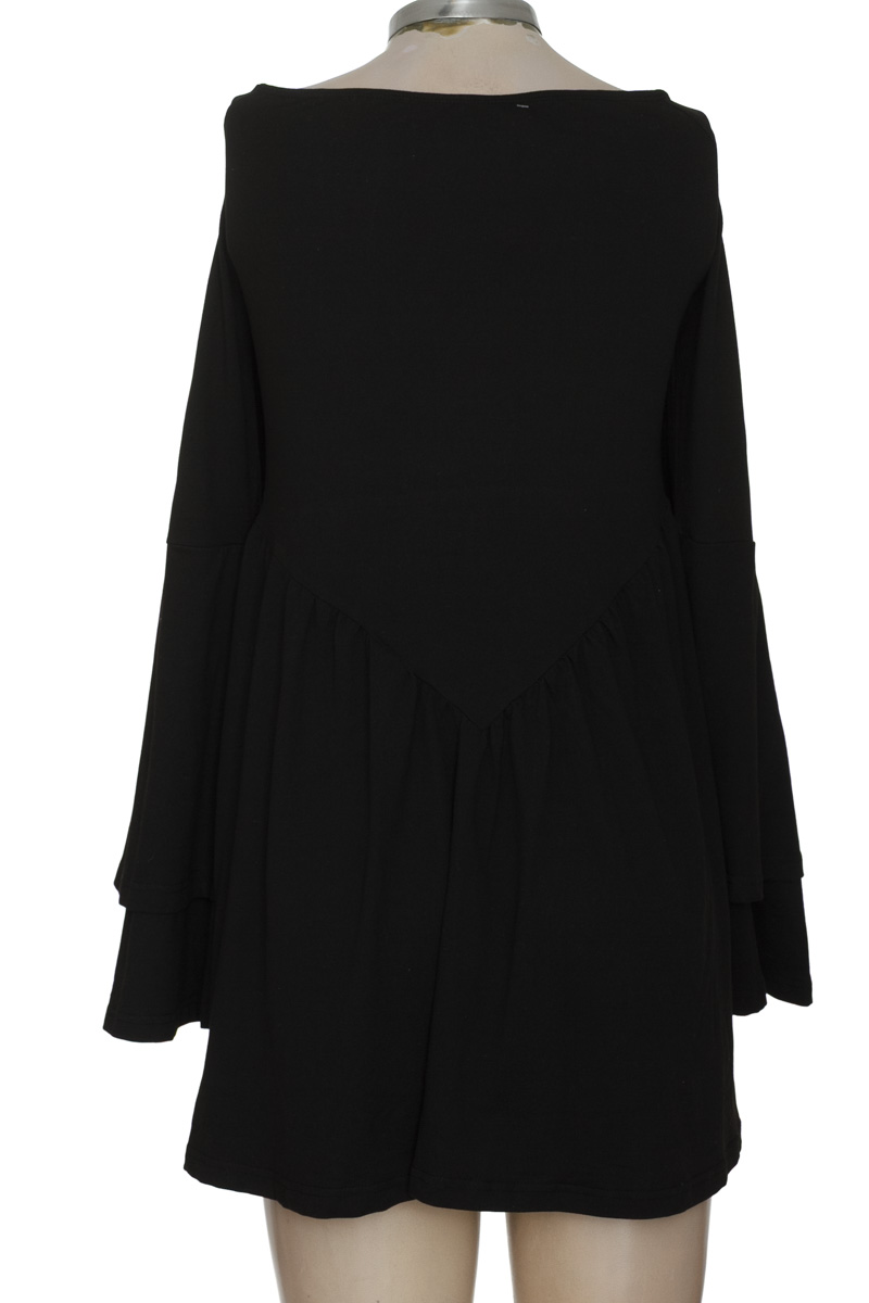 Vestido / Enterizo color Negro - Closeando