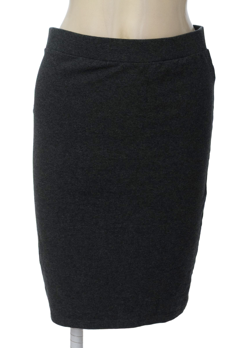 Falda color Gris - Forever 21