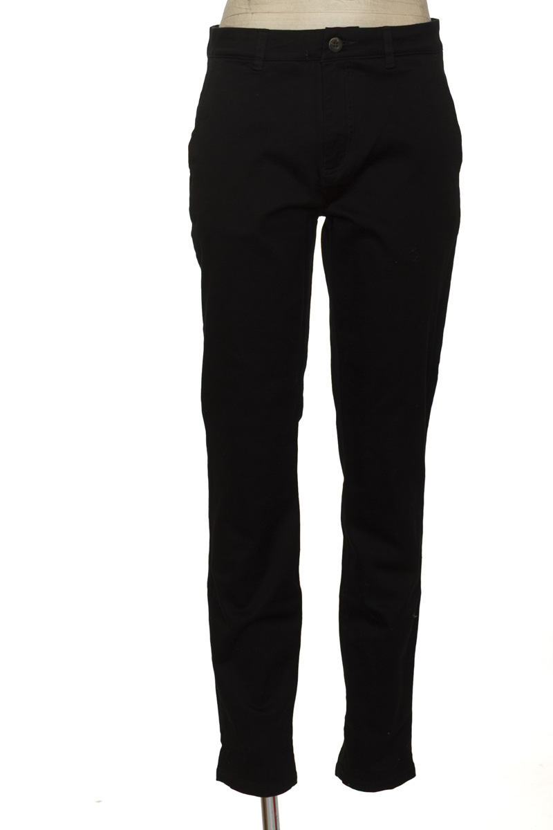 Pantalón color Negro - Chevignon