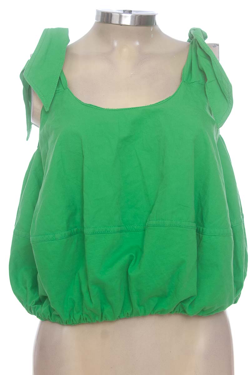 Top / Camiseta color Verde - Zara
