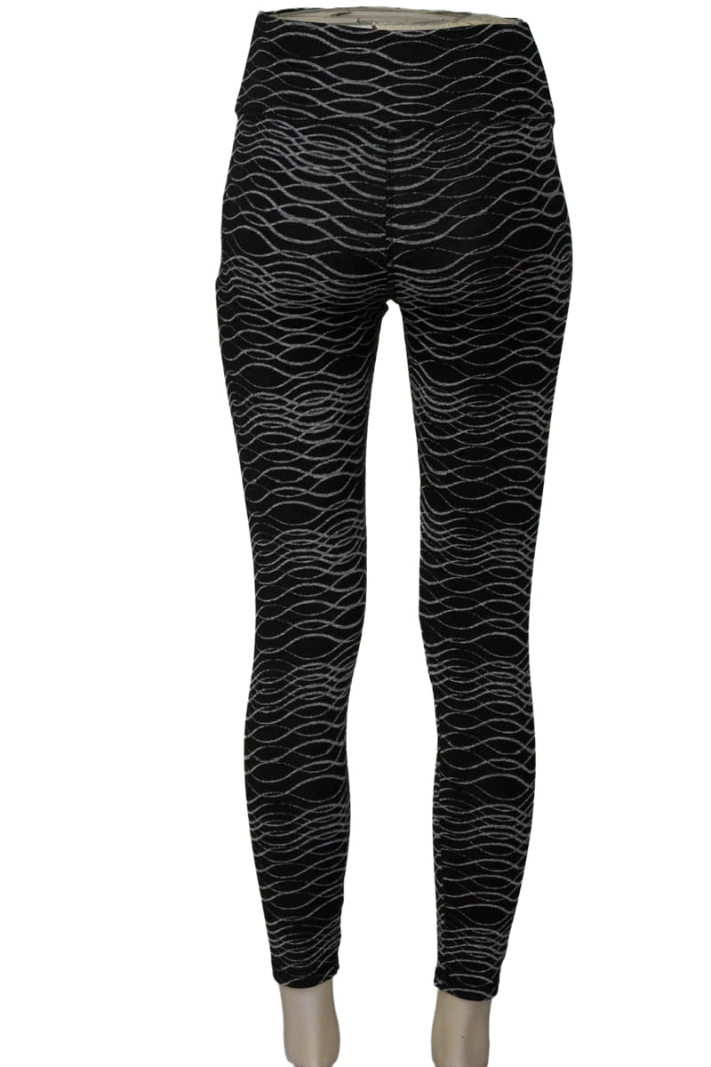 Ropa Deportiva / Salida de Baño color Negro - Maqui