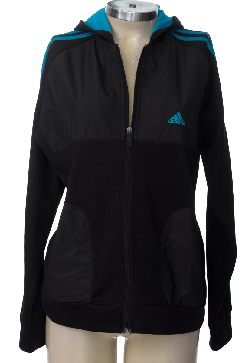 Ropa Deportiva / Salida de Baño color Negro - Closeando