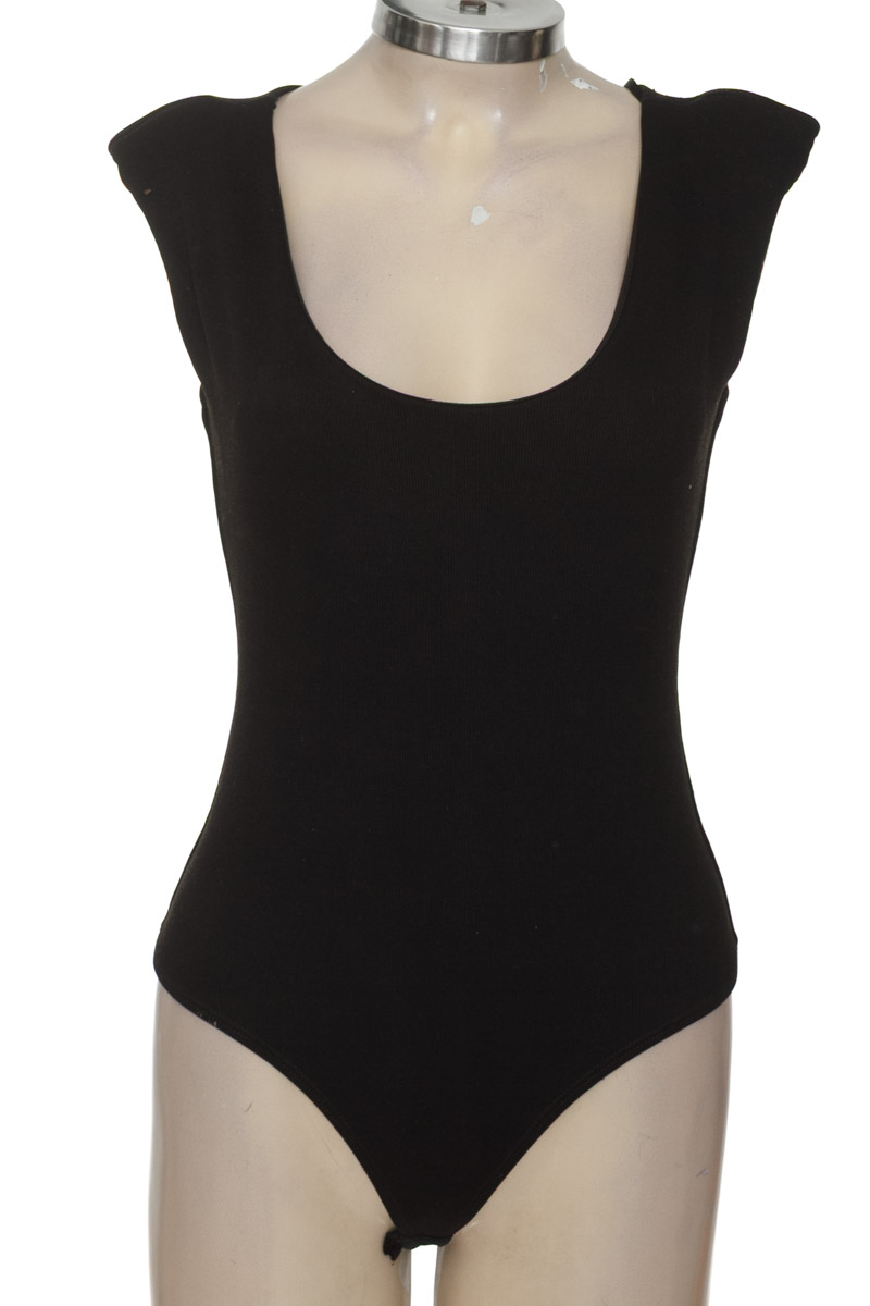 Top / Camiseta color Negro - ELA