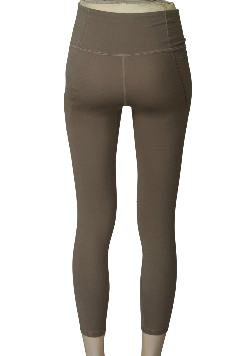 Ropa Deportiva / Salida de Baño color Gris - Under Armour