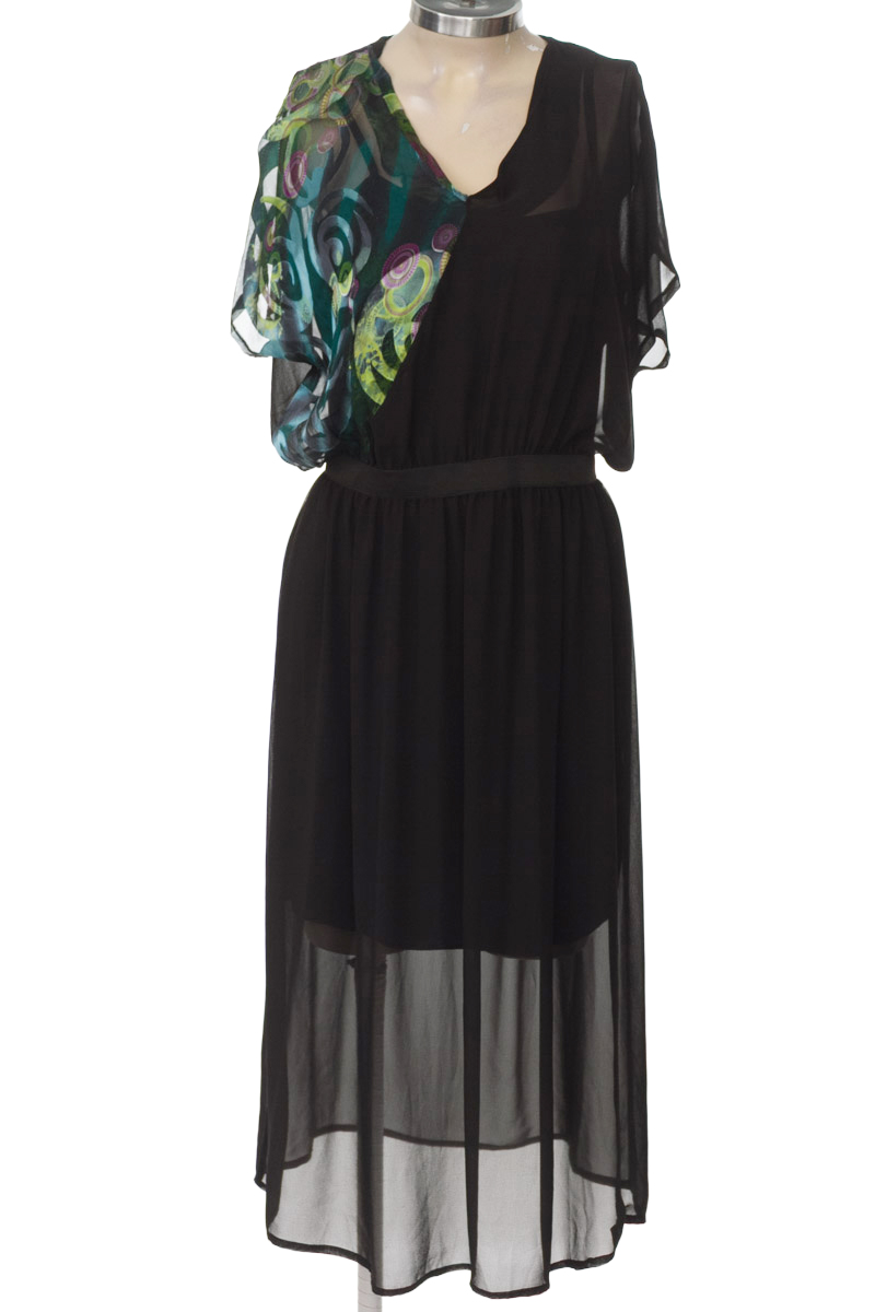 Vestido / Enterizo color Negro - Closeando